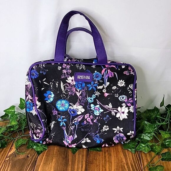 Kenneth Cole. Reaction. Travel Bag. Floral. EUC - Picture 1 of 10